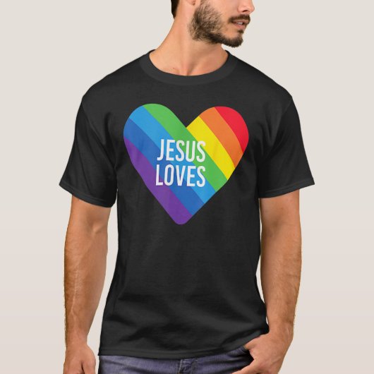 レインボープライドゲイクリスチャンLGBTQ+イエス・ラブズ Tシャツ (正面)