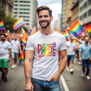 レインボープライドタイポグラフィはっきりした- LGBTQ+ステートメント Tシャツ