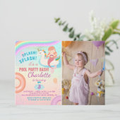 レインボープールパーティーユニコーンマーメイド誕生日写真 招待状 (スタンド正面)