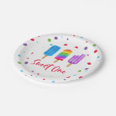 レインボーポップ・アートのスウィートワン誕生日 ペーパープレート (アングル)