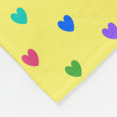 レインボーポルカハートオンイエロー フリースブランケット (角)