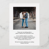 レインボーモダンスクライグル結婚式の日付を保存 箔招待状 (裏面)