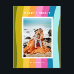 レインボーモダンメリーと明るい垂直 シーズンポストカード<br><div class="desc">明るいメリーレインボーモダンクリスマスデザイン垂直</div>