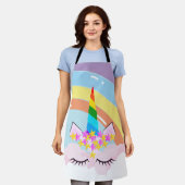 レインボーユニコーンインザスカイトドラー エプロン (着用した状態)