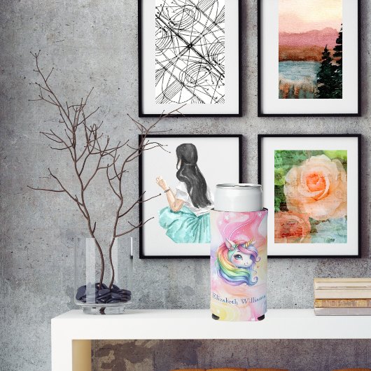 レインボーユニコーンデザインと名前をカスタムする スリム缶クーラー