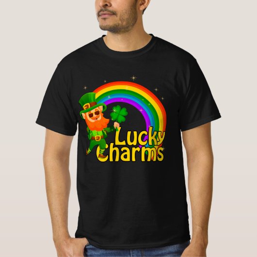 レインボーラッキーチャームズシャツ、St patricks day、ラッキー Tシャツ (正面)