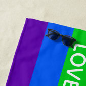 レインボーラブズラブゲイプライドLGBTQビューティフル ビーチタオル (インサイチュ)