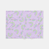 レインボーラマスベビーブランケット – ラベンダー フリースブランケット (正面(横))