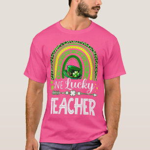 レインボーレオパードShamrockワンラッキー先生セント Tシャツ