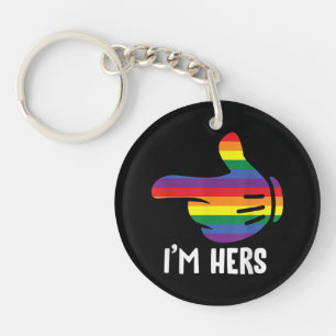 レインボーレズビアンカップルおもしろいLGBTプライドM キーホルダー