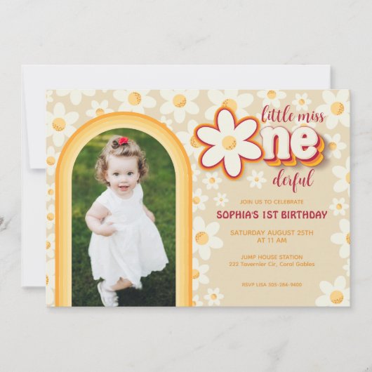 レインボーレトロデイジーファースト誕生日フォト招待状 ノートカード (正面)