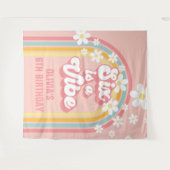 レインボーレトロ6歳は最高のバイブ グルービーな誕生日 タペストリー (正面(横))