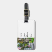 レインボー列に沿って歩く ラゲッジタグ (正面縦)