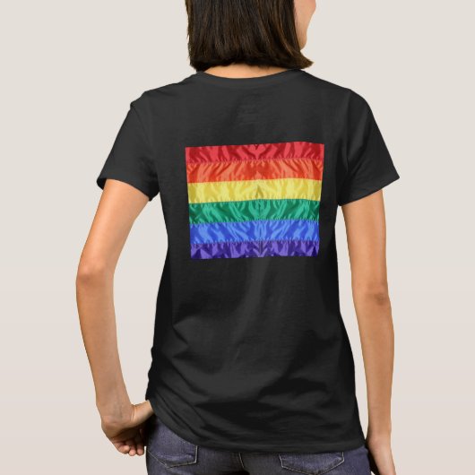 レインボー旗ゲイプライドLGBTQ LGBTの愛は愛である Tシャツ (裏面)