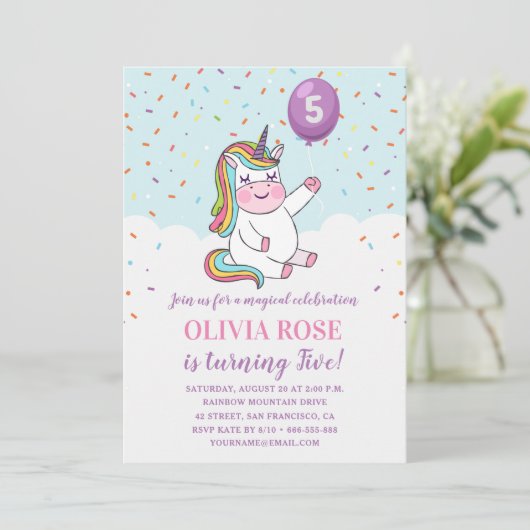 レインボー紙吹雪かわいいピンクユニコーン誕生日パーティー 招待状 (スタンド正面)