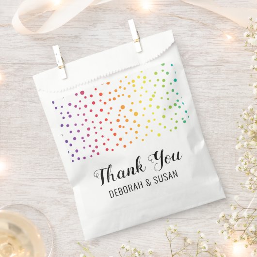 レインボー紙吹雪，木ありがとうレズ結婚ビアン フェイバーバッグ (クリップ留めされた状態)