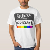 レインボー結婚フラッグのハローネームバッジ関係者 Tシャツ (正面)
