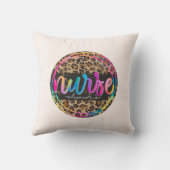 レインボー色インスパイアの「ナース – 愛、癒し」 クッション (裏面)