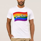 レインボー飛んでいるフラッグの追加ゲイプライドLGBTQ Tシャツ (正面)