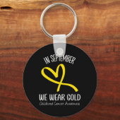 レインボー9月We衣服金ゴールド小児癌 キーホルダー (正面)