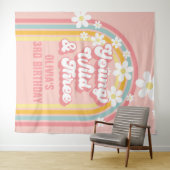 レインボー レトロ ヤング ワイルド スリー 3歳の誕生日 タペストリー (インサイチュ(横))