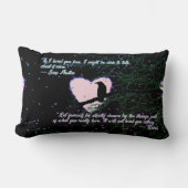 レイヴンのダークラブ白熱［赤熱］光を放つハートと引用文 ランバークッション (正面)