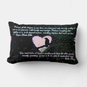 レイヴンのダークラブ白熱［赤熱］光を放つハートと引用文 ランバークッション (正面)