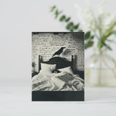 レイヴンはポーの寝付きを見守る ポストカード (スタンド正面)