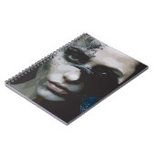 レイヴンを持つ謎の女性 ノートブック (左側)