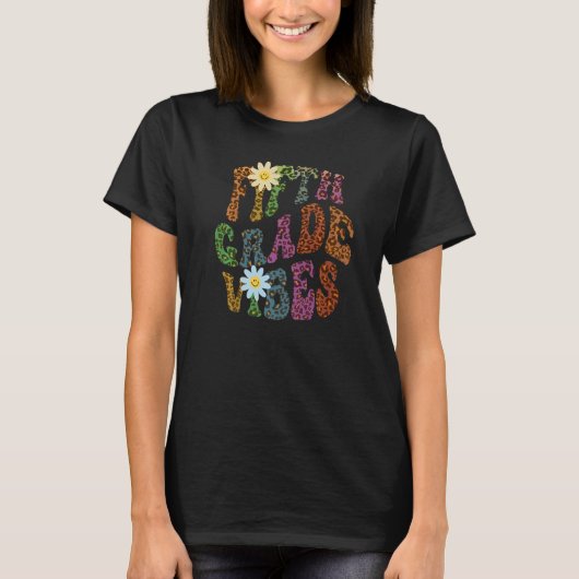 レオパード印刷5年生のバイブ先生平和の愛 Tシャツ (正面)