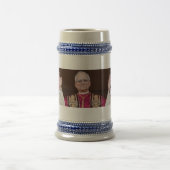 レオ14世、最初の米国人教皇 ビールジョッキ (中央)