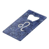 レオ〔占星術の〕十二宮図サインオンブルーデジタルカモフラージュ クレジットカード栓抜き (正面アングル)