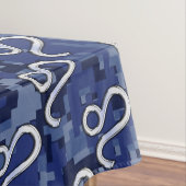 レオ〔占星術の〕十二宮図シンボルオンネイビーブルーデジタルカモフラージュ テーブルクロス (インサイチュ)