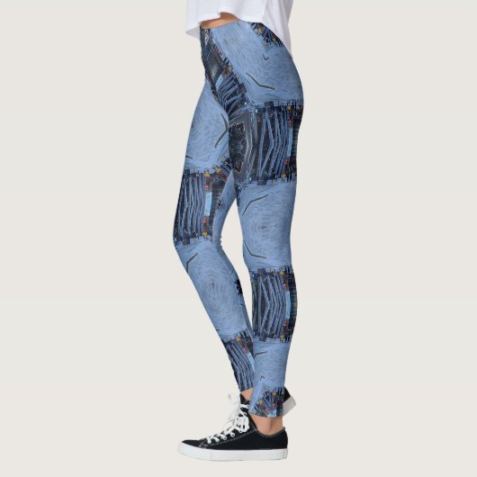 レゲンジアス レギンス (左)