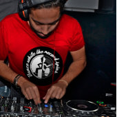 レコードが回転している間にダンスのレトログラフィックTシャツ Tシャツ