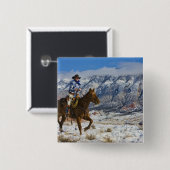 レザーチャップを着た馬のカウボーイ 缶バッジ (正面&裏面)