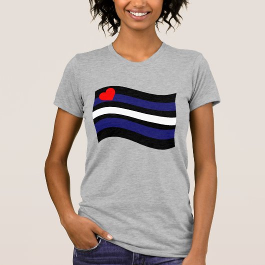 レザーフラッグ フラッグを振る Tシャツ (正面)