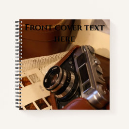 レザーブラウンケースのヴィンテージアナログカメラ ノートブック