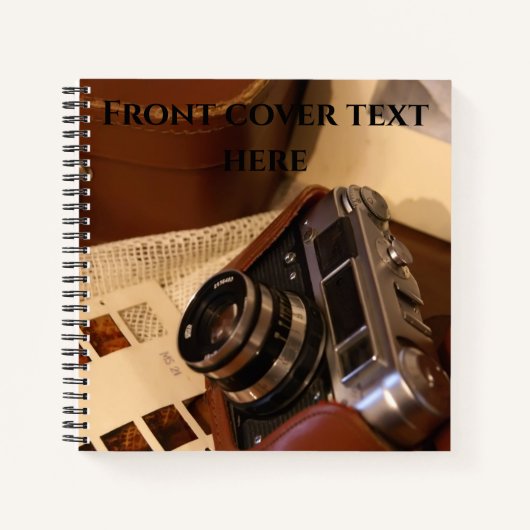 レザーブラウンケースのヴィンテージアナログカメラ ノートブック (正面)