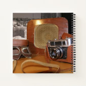 レザーブラウンケースのヴィンテージアナログカメラ ノートブック (裏面)
