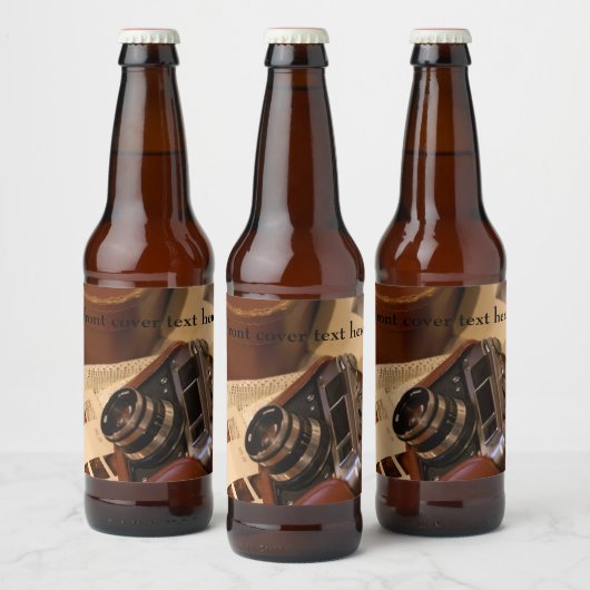 レザーブラウンケースのヴィンテージアナログカメラ ビールラベル (ボトル)