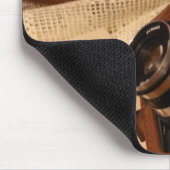 レザーブラウンケースのヴィンテージアナログカメラ マウスパッド (コーナー)