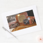 レザーブラウンケースのヴィンテージアナログカメラ 長方形シール (封筒)