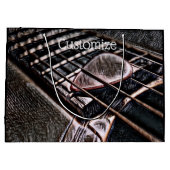 レザーラージ抱き枕のギター弦 ラージペーパーバッグ (裏面)