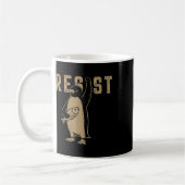 レジスタペンギン行動主義グラフィックデザイン コーヒーマグカップ (左)