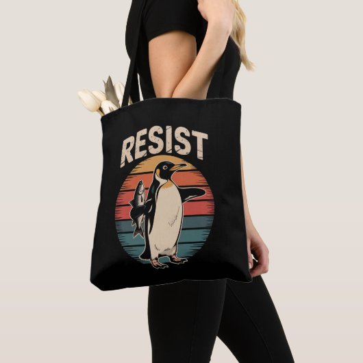 レジストペンギンズアクティビズム抗議関税レトロ トートバッグ (クローズアップ)