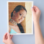 レジュームがアタッチされたアクター/モデルのヘッドショット チラシ (手)