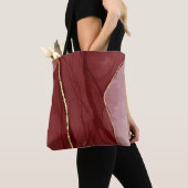 レジンアート、ダークレッドのマルサラ抽象芸術背景。E トートバッグ (クローズアップ)