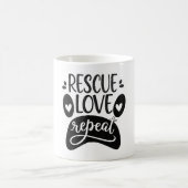 レスキュー愛リピーター犬のポーティー コーヒーマグカップ (中央)