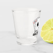 レストガラスの上のエース ショットグラス (左)